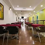 Oyo 103 V\'La Garden Hotel