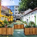 The Big Tree Hotel