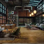 Kloe Hotel
