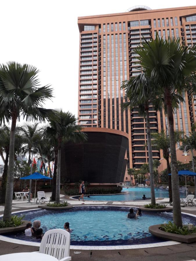 Golden Dream Service At Times Square 4*