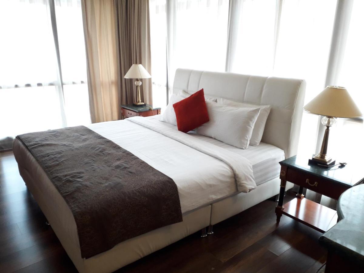Golden Dream Service At Times Square 4*