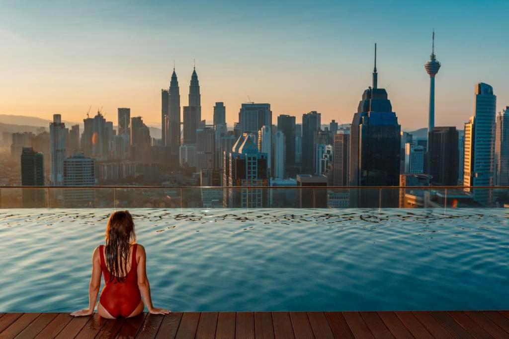 Apartment Klcc Regalia Infinity Pool