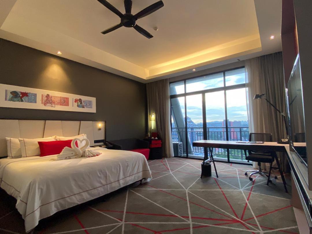 The Red Hotel 4*