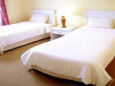 Khách sạn Duta Vista Suites 3*