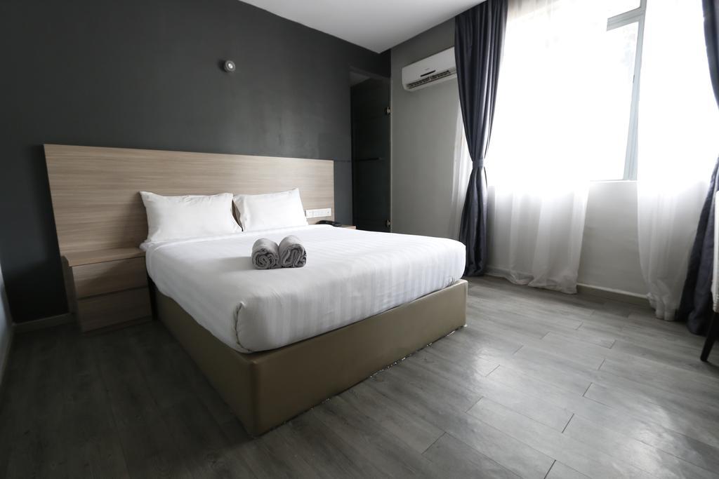 Hotel 99 3*
