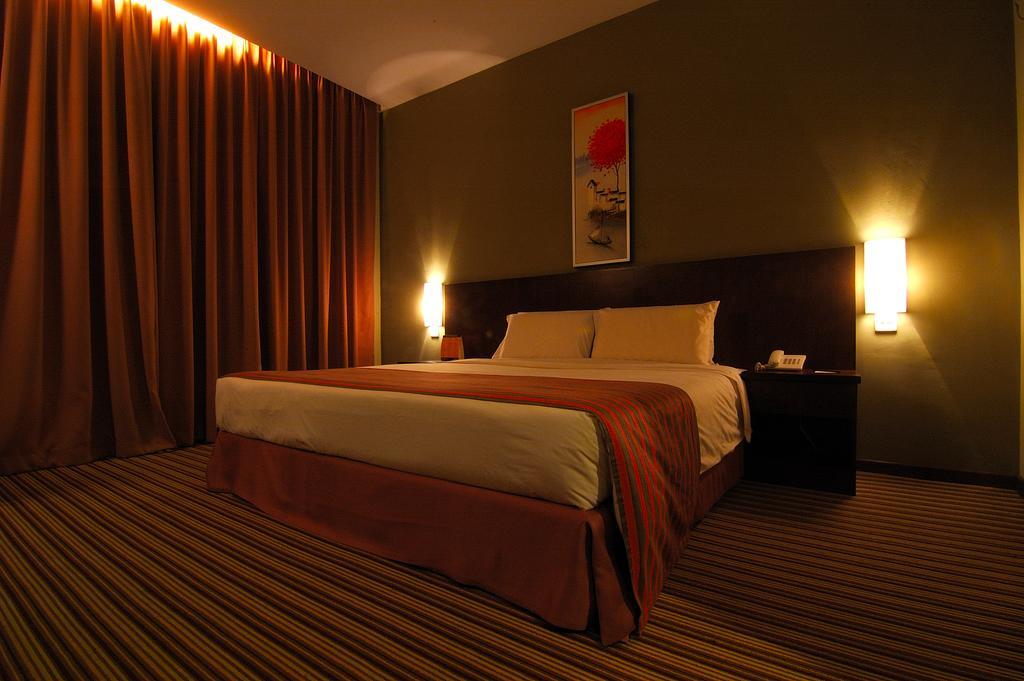 Olympic Sports Hotel, Hotel