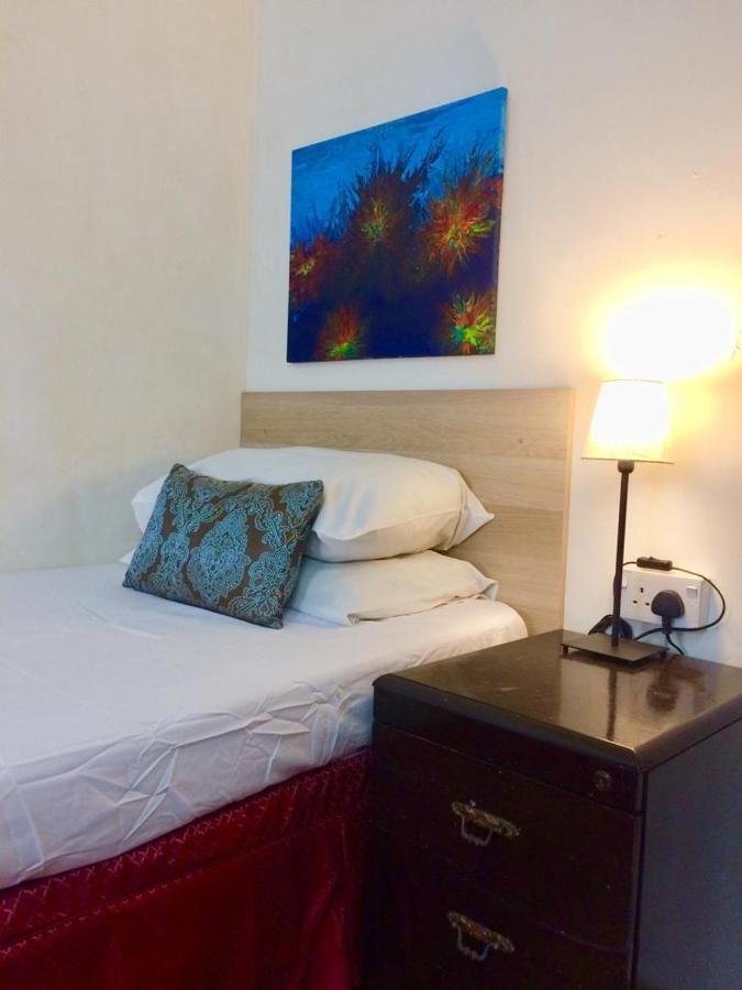 Budget Economy Singlebed Bedroom In Aman Puri, Kepong