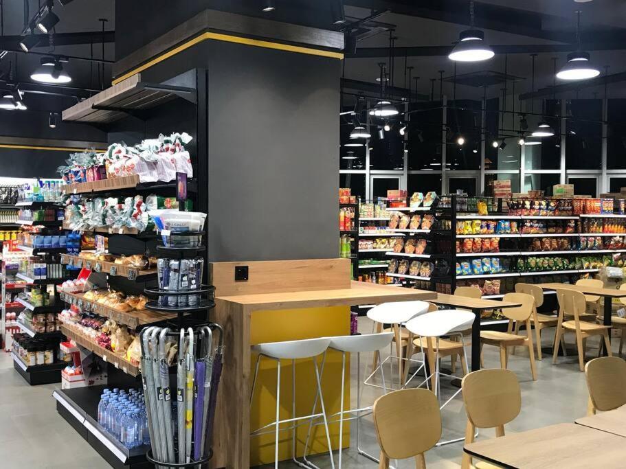 Cozy Regalia Kl 吉隆玻 Lrt & Ktm @1 Parking & Wifi Apartamento