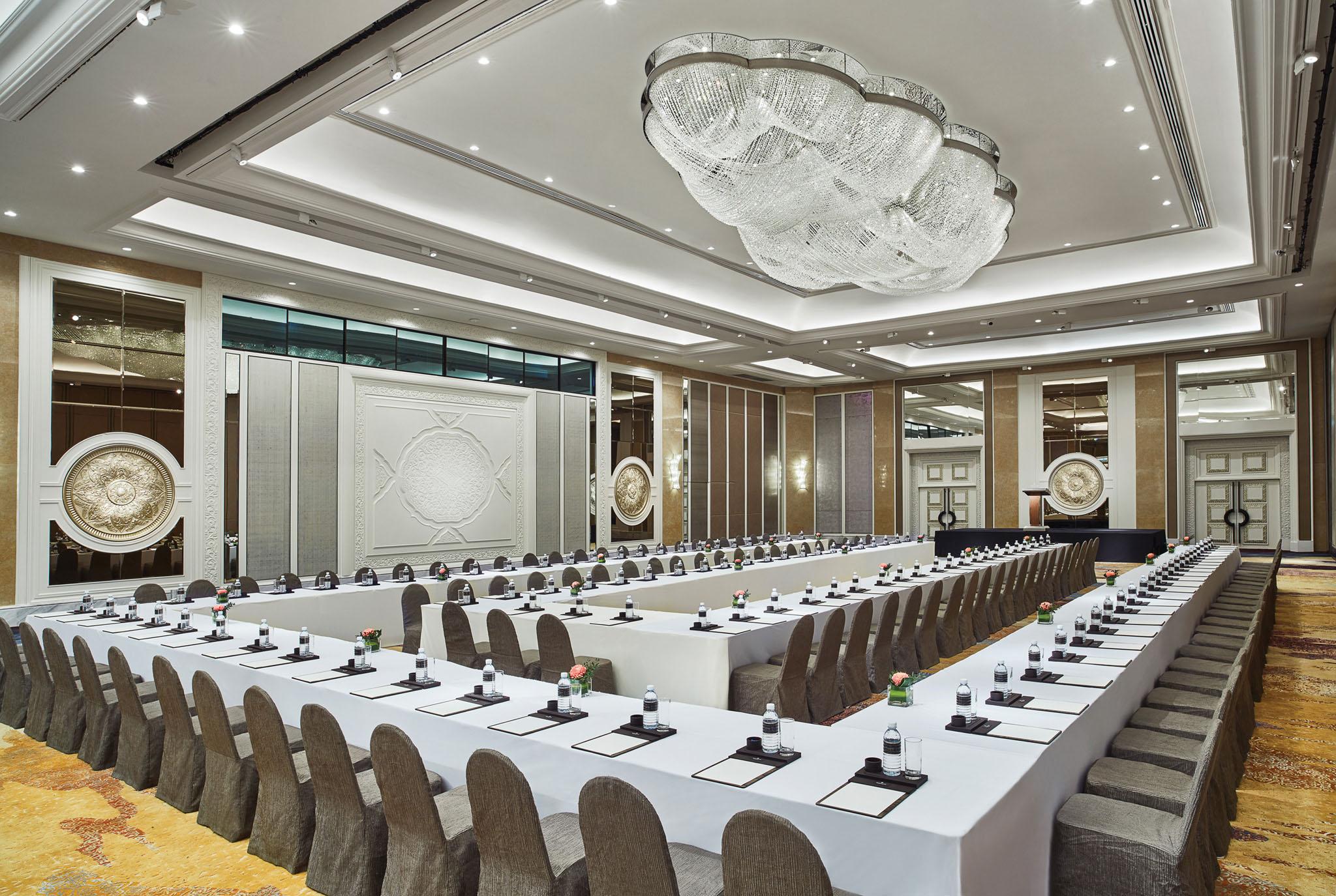 Shangri-la Hotel