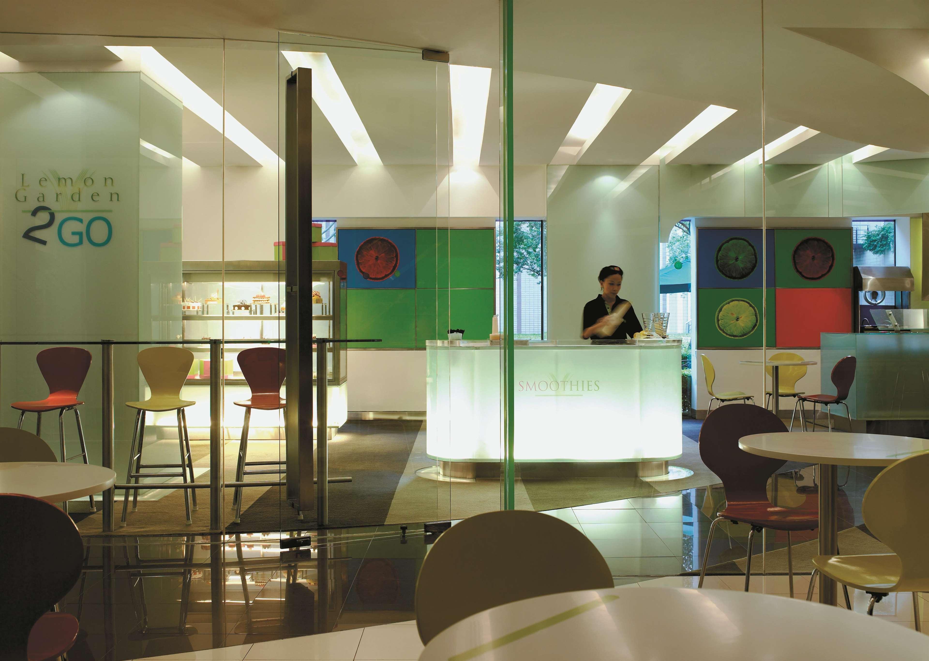 Shangri-la Hotel 5*