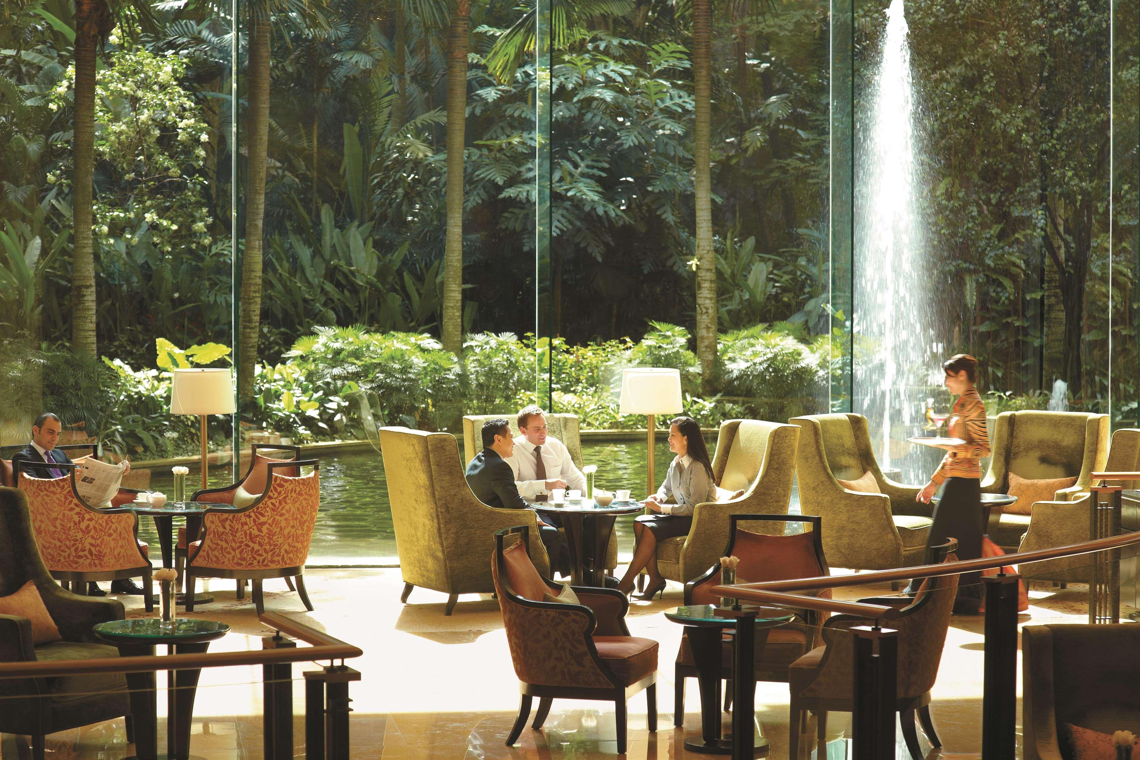 Shangri-la Hotel 5*