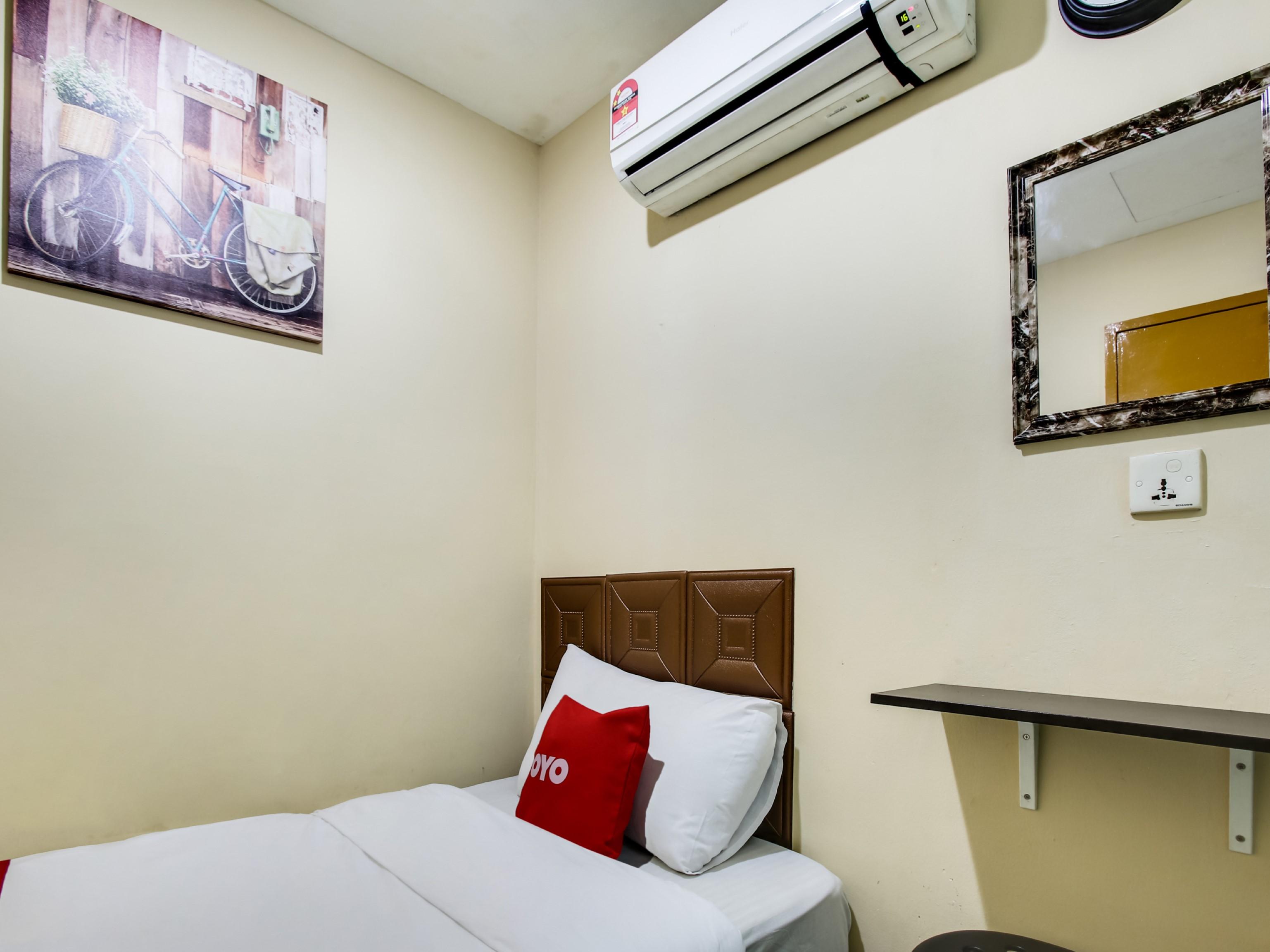 Oyo 43927 Sassana Hotel