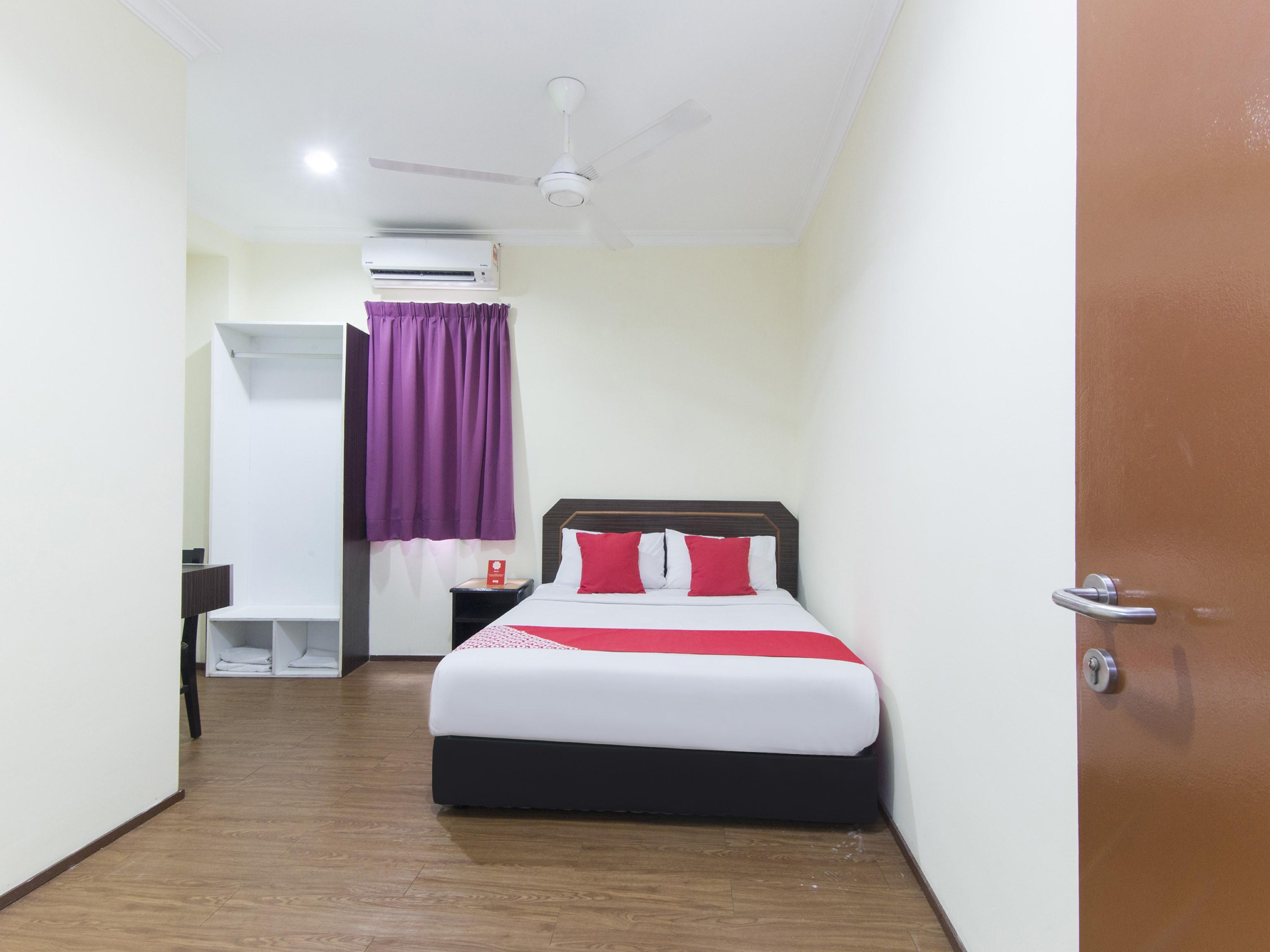 Oyo 327 Buddys Hotel 2*
