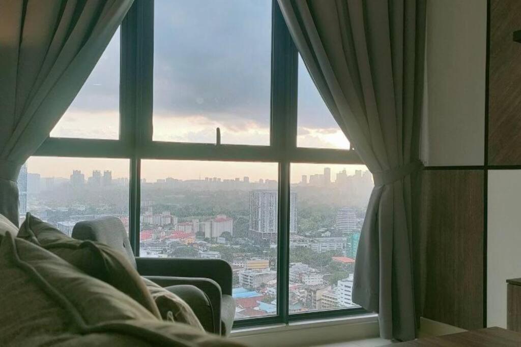 Continew By Switzhome Apartemen