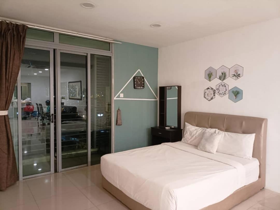 Apartment Taragon Service Panel Kl