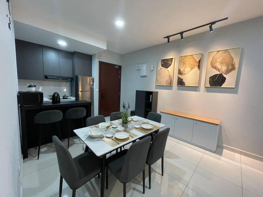 Inspirasi Mont Kiara 3 Balcony Free Wifi & Carpark By The Homez