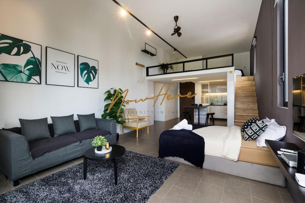 Apartment Nowhere Boutique