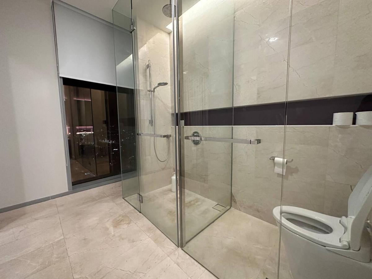 Two Bedroom Klcc With Rooftop Pool And View