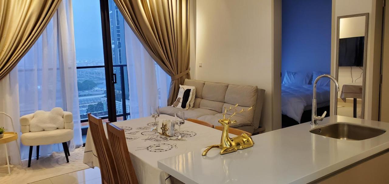 Trion Dual Key Option - Tallest Residential Tower Apartment *