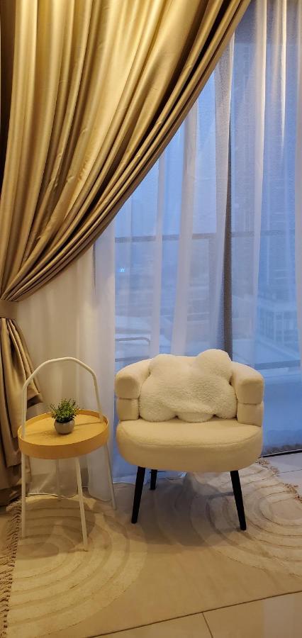Trion Dual Key Option - Tallest Residential Tower Apartment