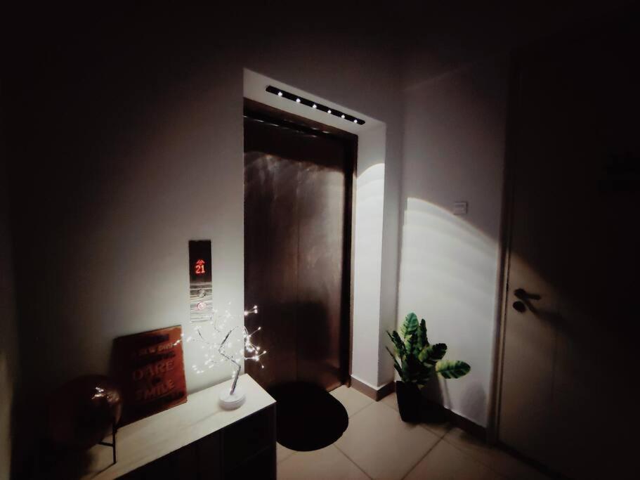 Private Lift With Kl View Netflix 500mbps Internet Cozy Space And Privacy 1bedroom 2 Beds 1 Bathroom Pangsapuri *