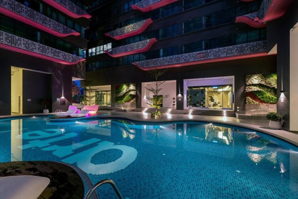 Pangsapuri Private Lift With Kl View Netflix 500mbps Internet Cozy Space And Privacy 1bedroom 2 Beds 1 Bathroom *