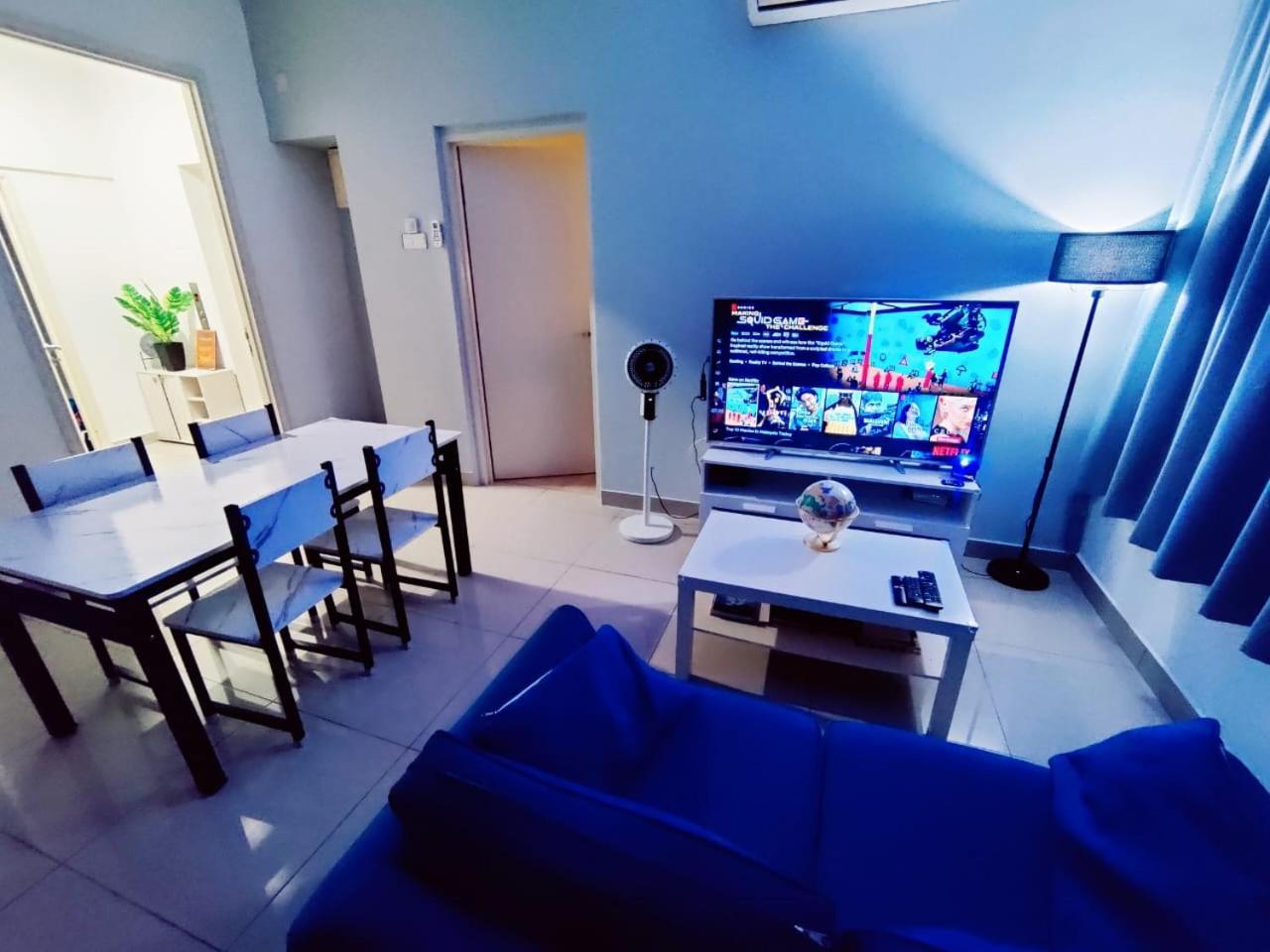 Private Lift With Kl View Netflix 500mbps Internet Cozy Space And Privacy 1bedroom 2 Beds 1 Bathroom Pangsapuri