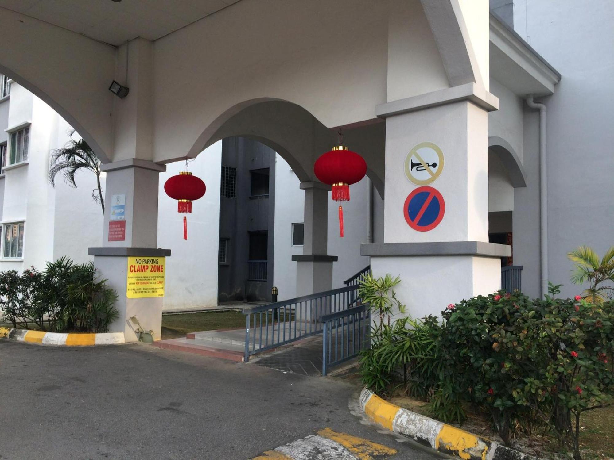 Apartment Suria Kipark Damansara 3r2b 950sq Ft *