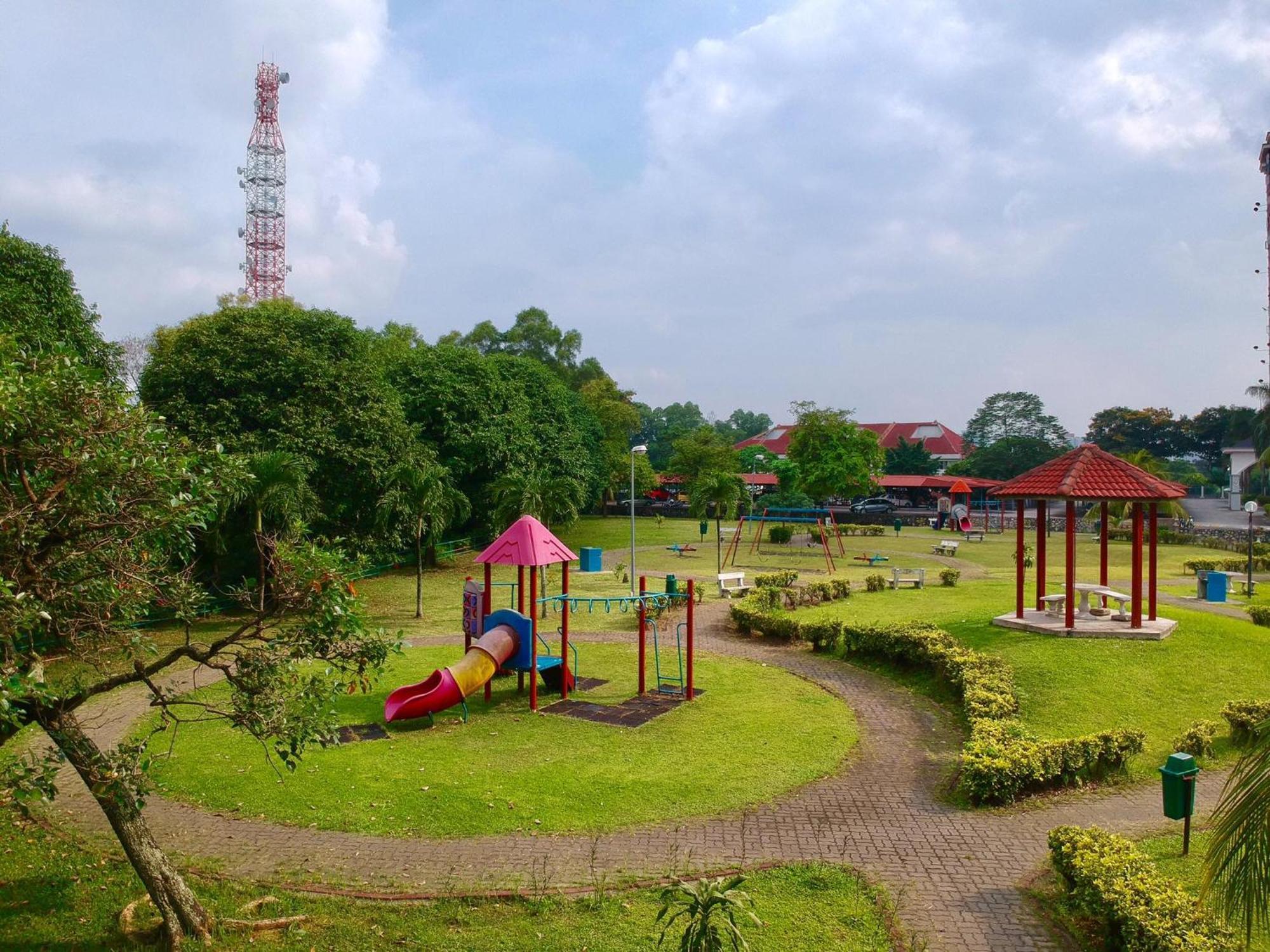 Suria Kipark Damansara 3r2b 950sq Ft Kuala Lumpur