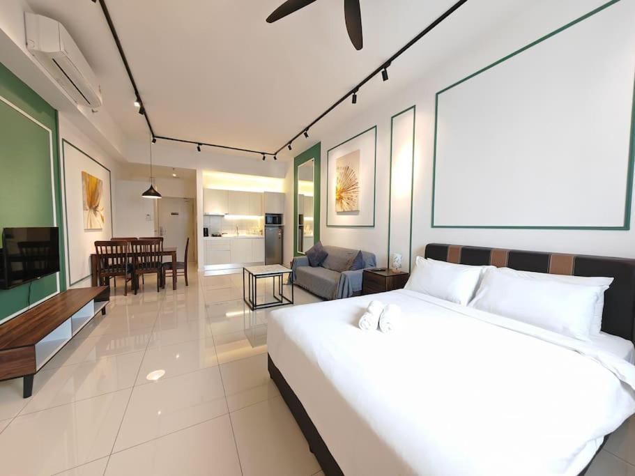 Chambers A Flat, Klcc & Kl Tower View, Kuala Lumpur