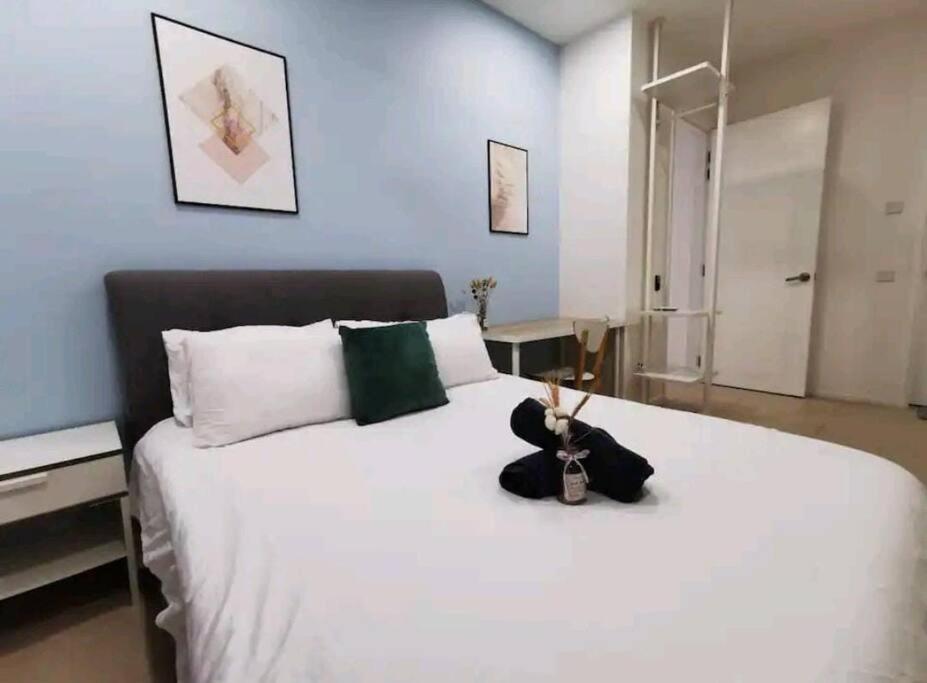 Mont Kiara Main Street Walking Distance Sunway 163 2 Bedroom Balcony 2-4Pax