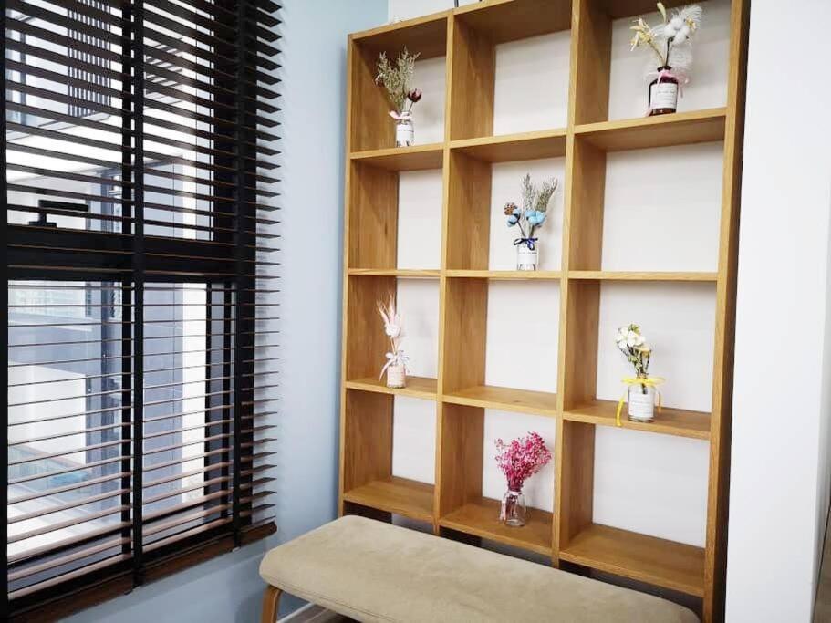 Apartment Mont Kiara Main Street Walking Distance Sunway 163 2 Bedroom Balcony 2-4Pax