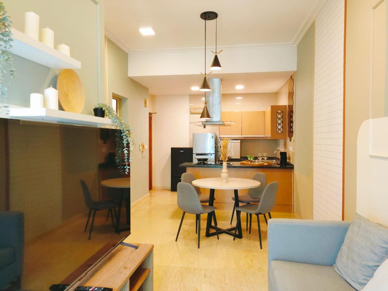 231tr By Plush Apartment