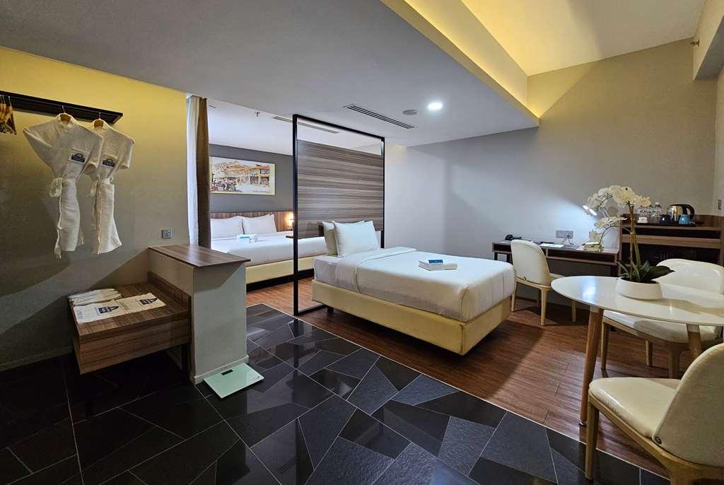 Hotel Days And Fraser Business Park Kl