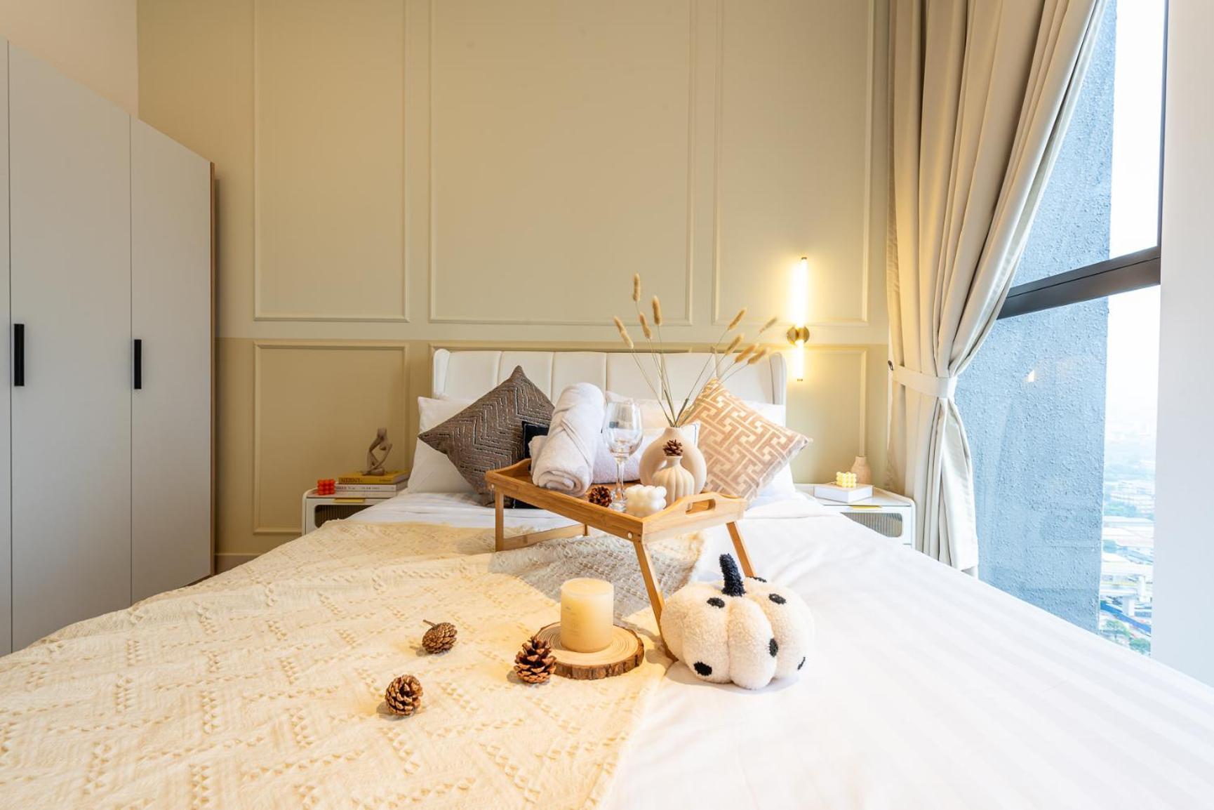 Tallest Concept Theme Klcc Apartment