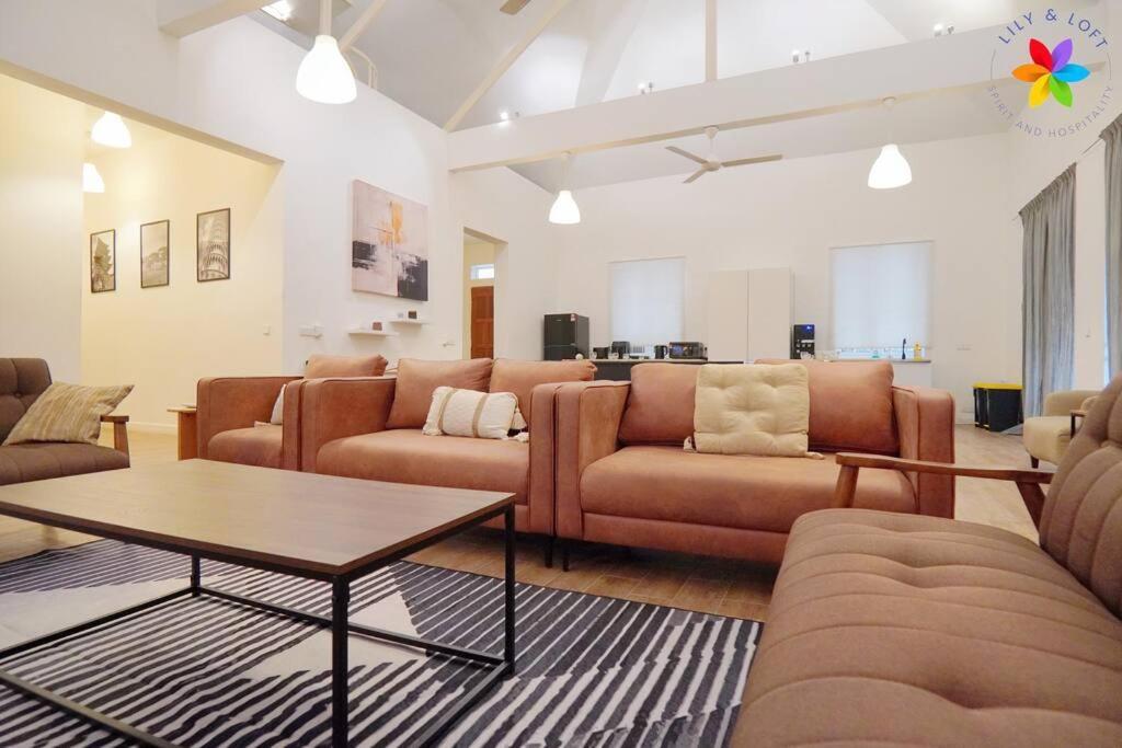Villa 30p White House Retreat - Pool & Event Hall