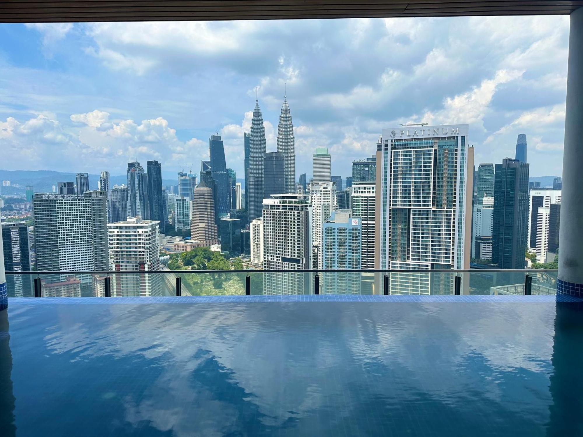 Klcc The Luxe & Infinity Pool Apartment Kuala Lumpur