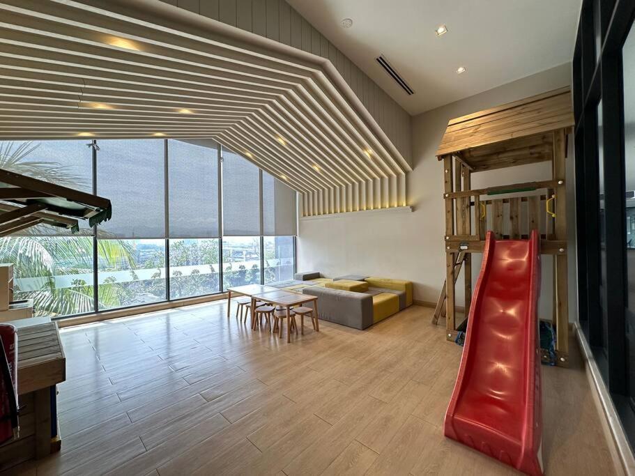 Continew Residences By Romeo Appartement