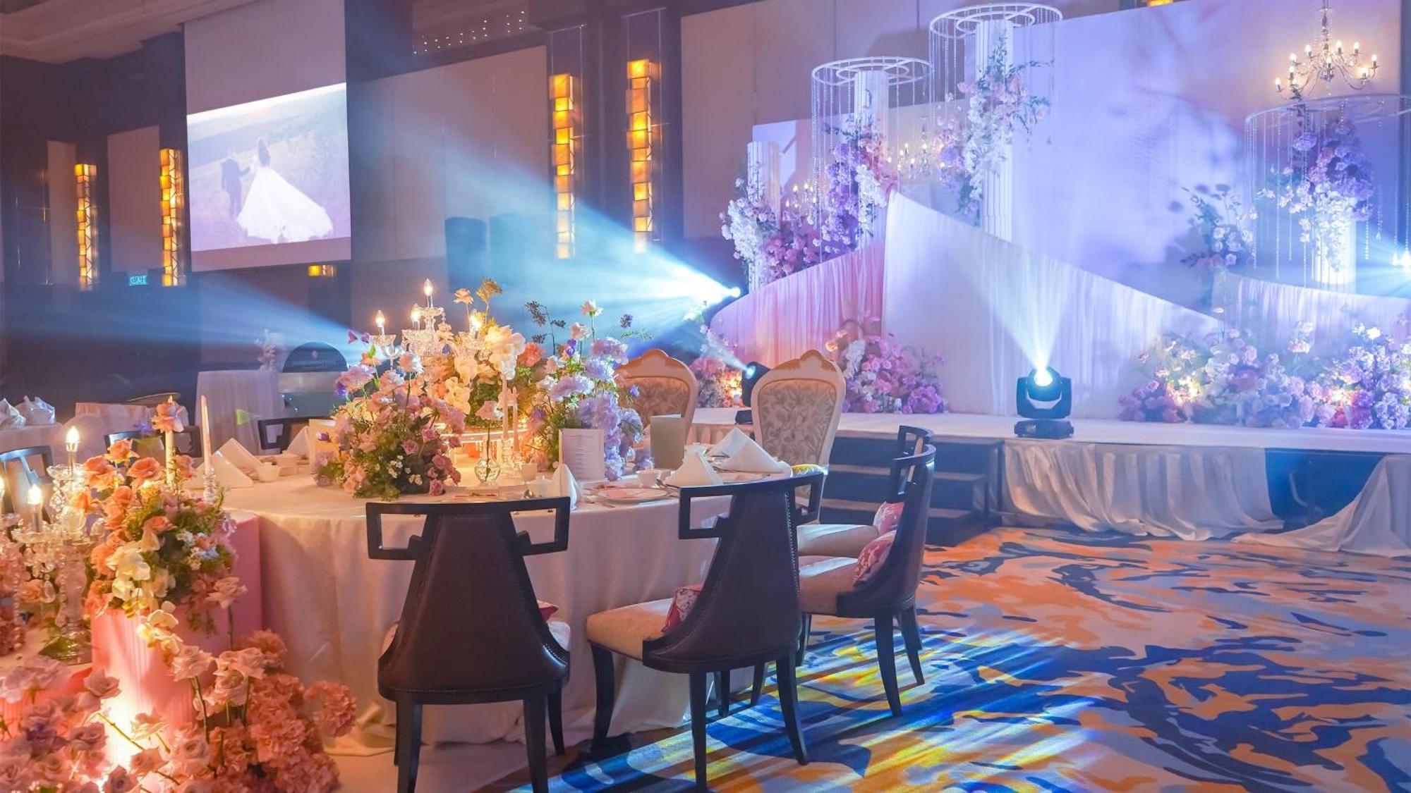 Intercontinental By Ihg Khách sạn 5*