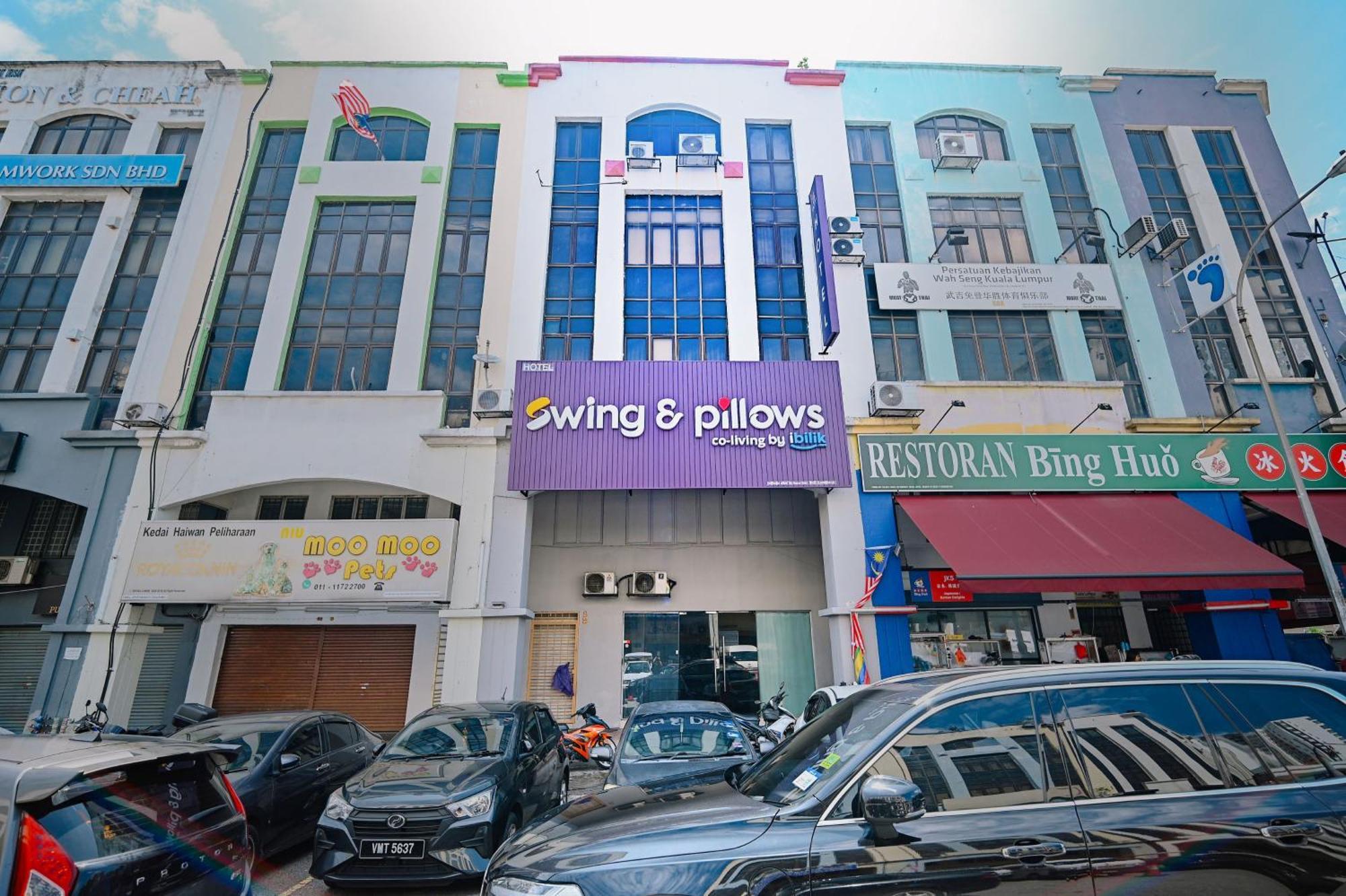 Swing & Pillows - Kl Kuchai Kuala Lumpur