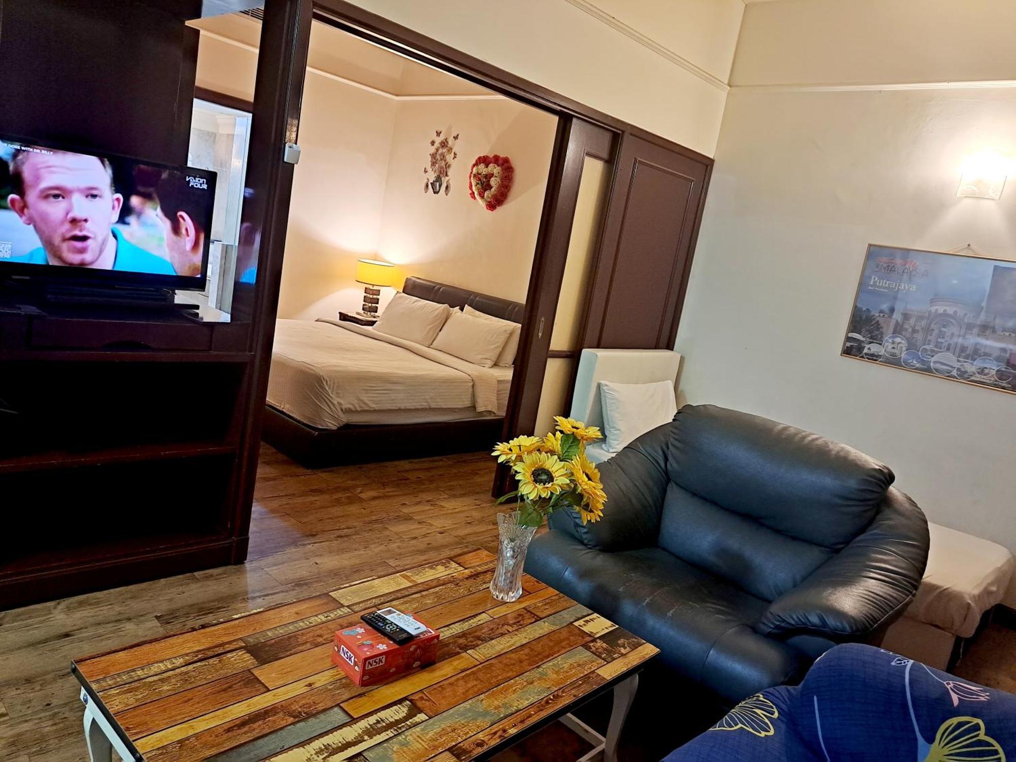 Famous Service At Times Square Kl Apartment *