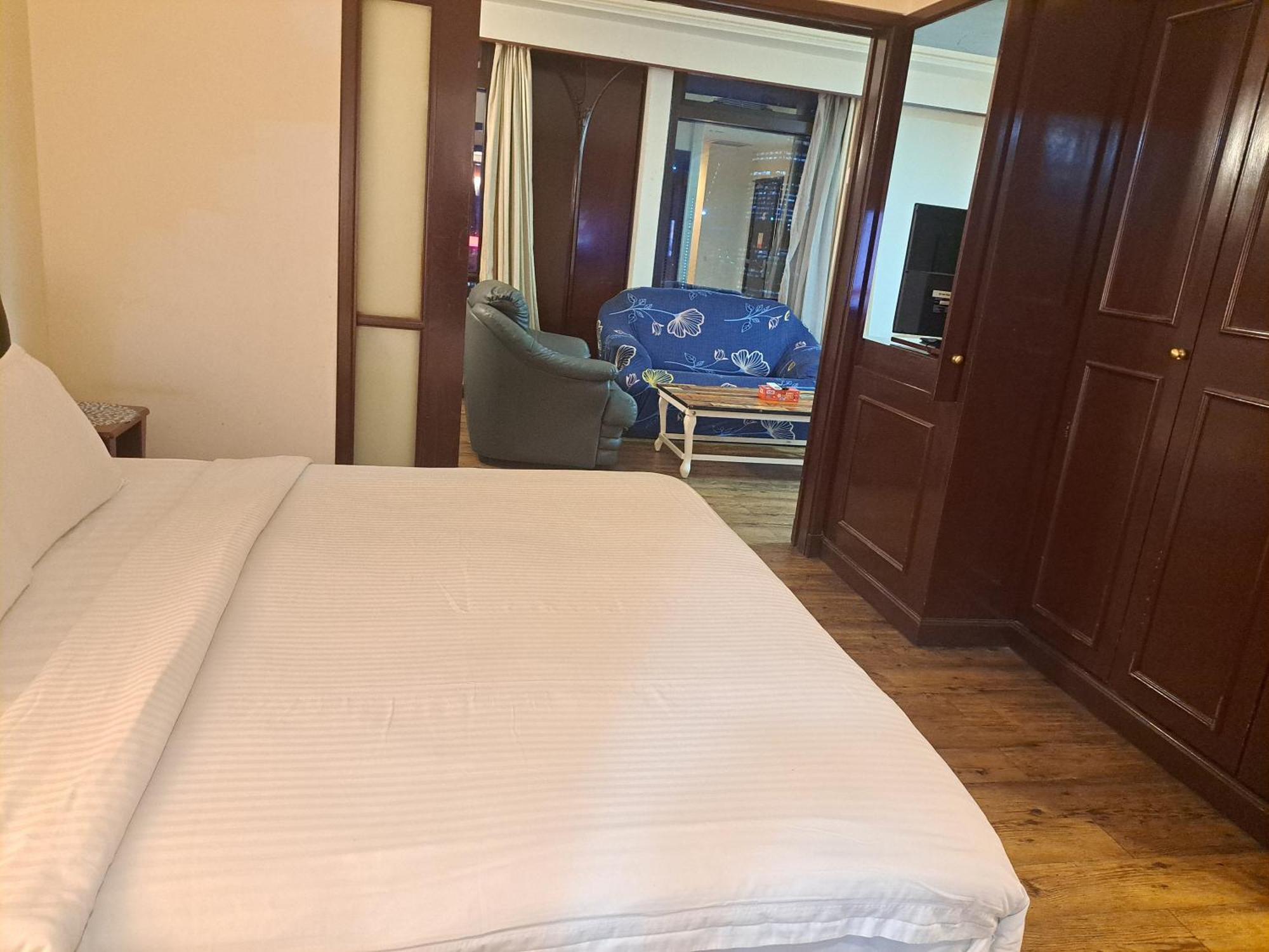 Famous Service At Times Square Kl Apartment