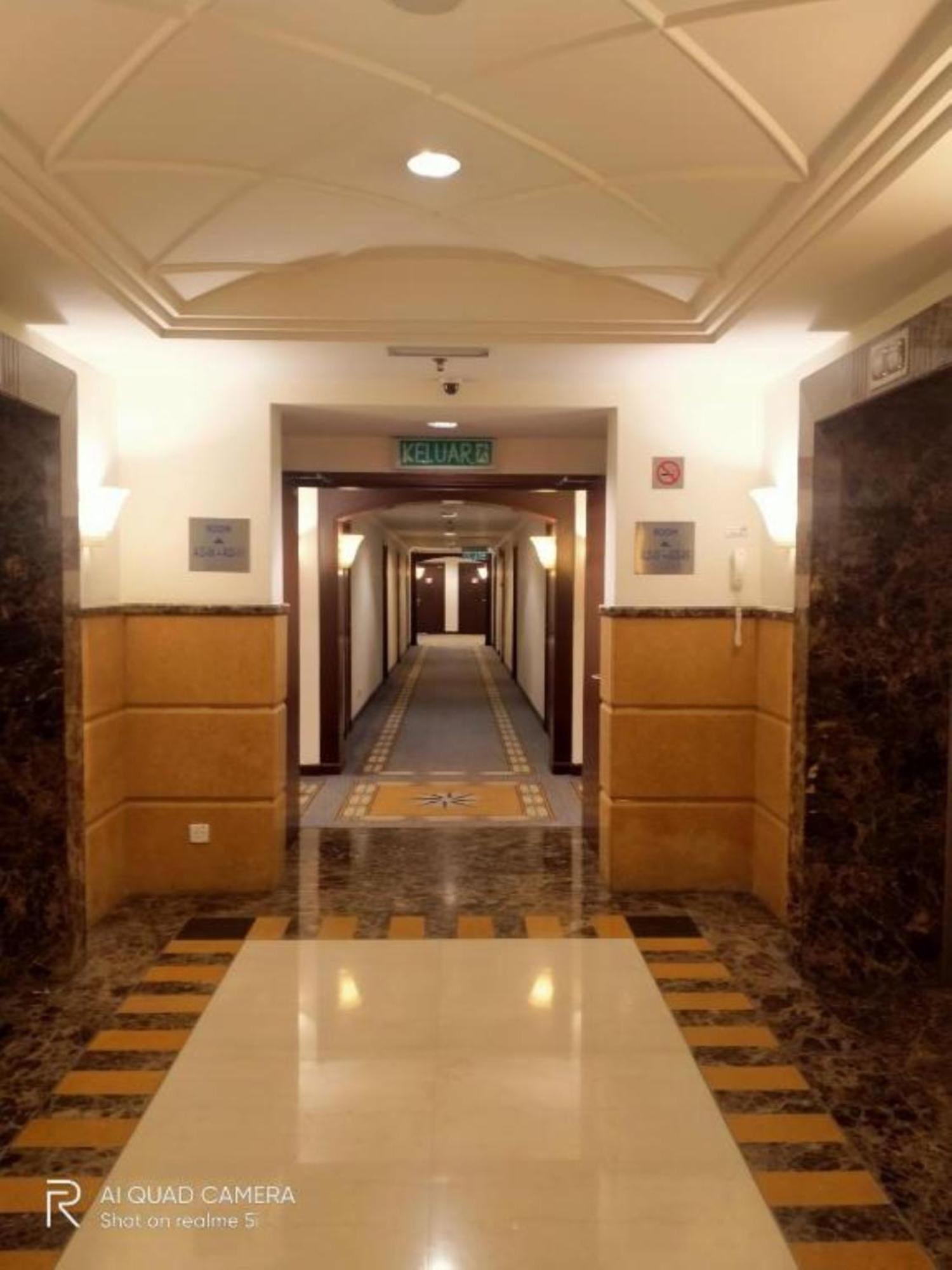 Apartment Famous Service At Times Square Kl