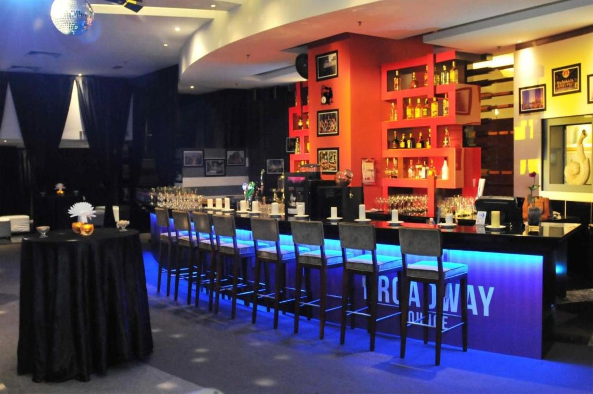 Apartment Famous Service At Times Square Kl *