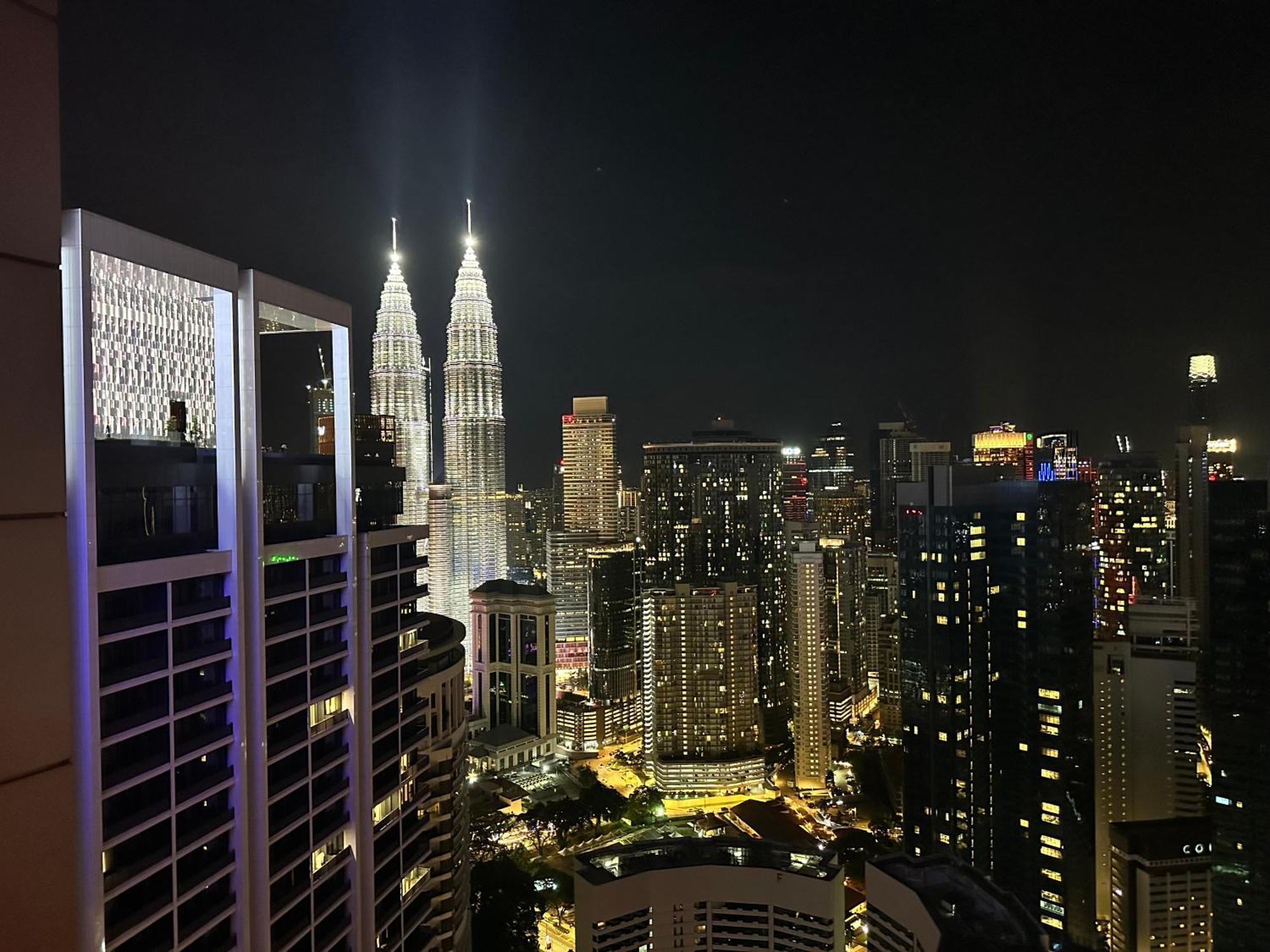 Apartment The Platinum By Skyscraper