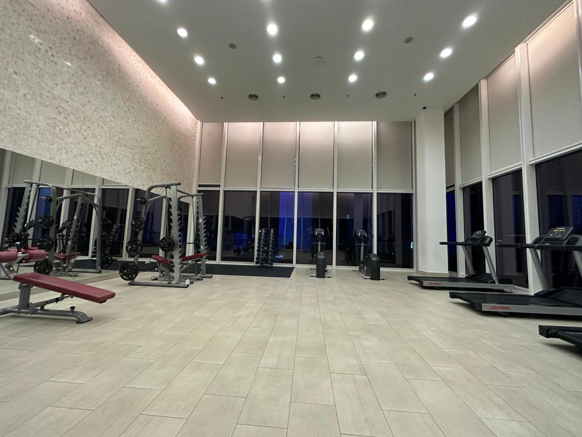 The Platinum By Skyscraper Apartment
