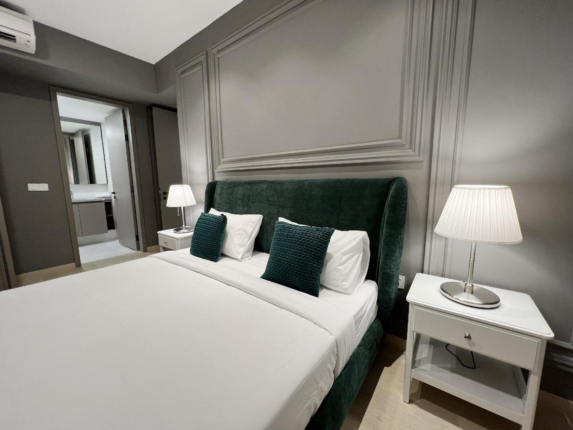 The Eaton Residences By Times 8 Apartment *