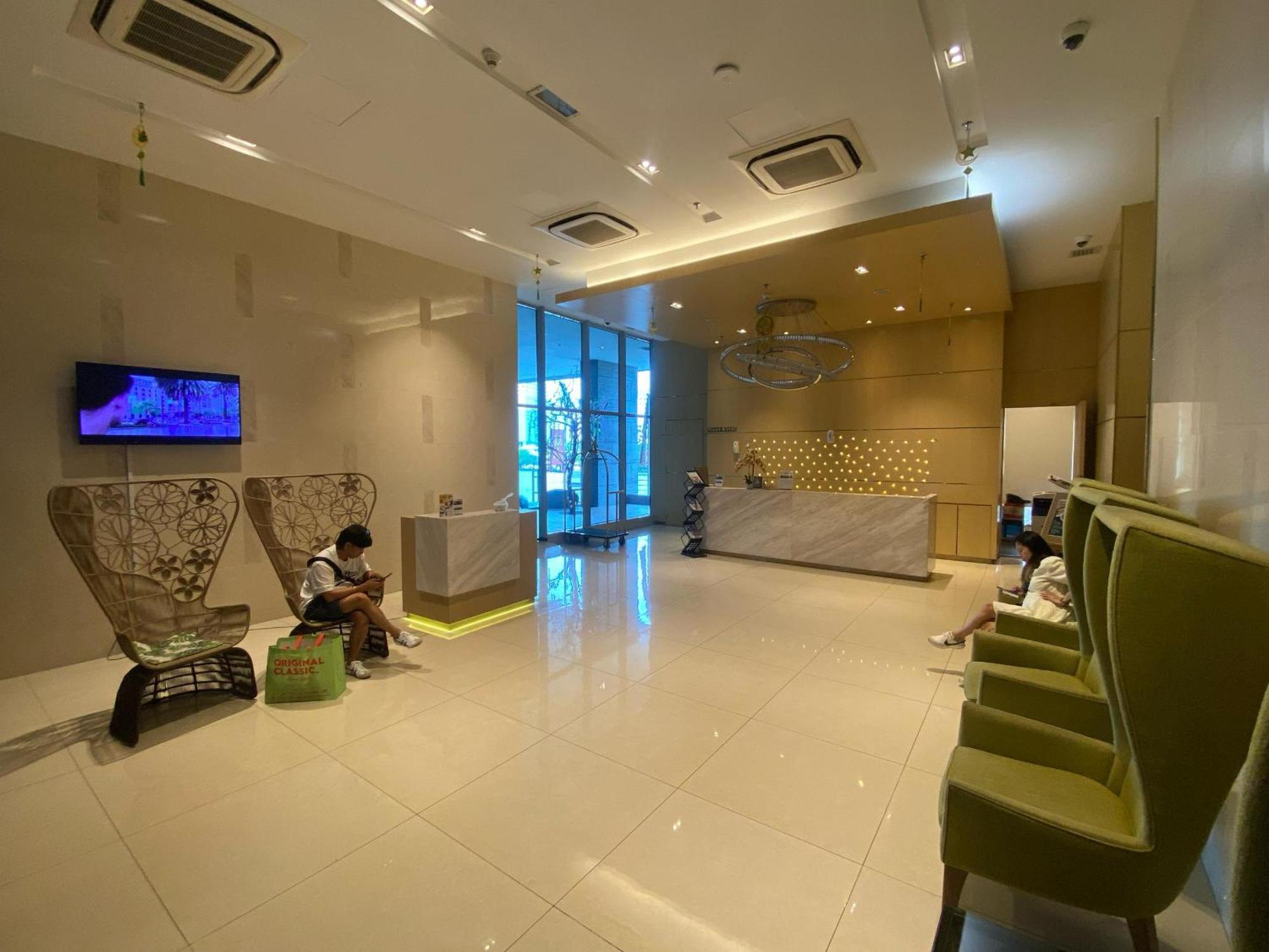 Skyfloat Infinity Hostel