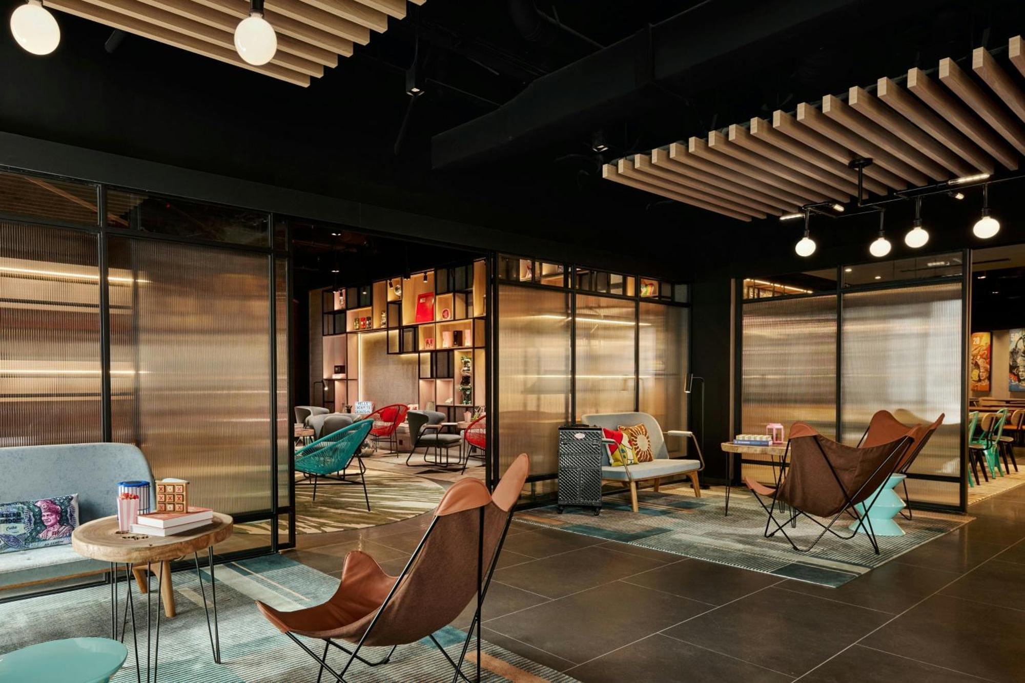 Moxy Chinatown