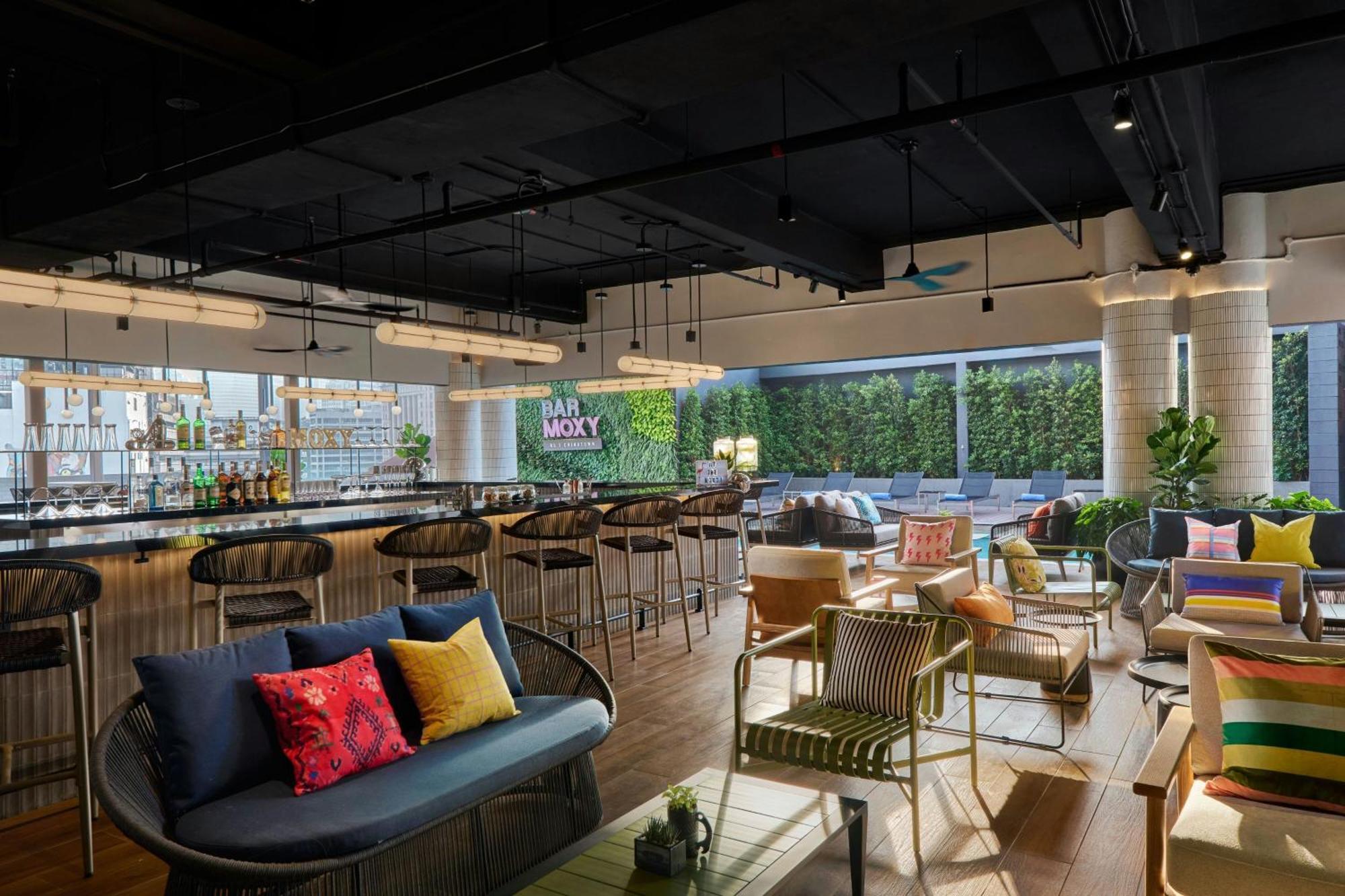 Moxy Chinatown 4*